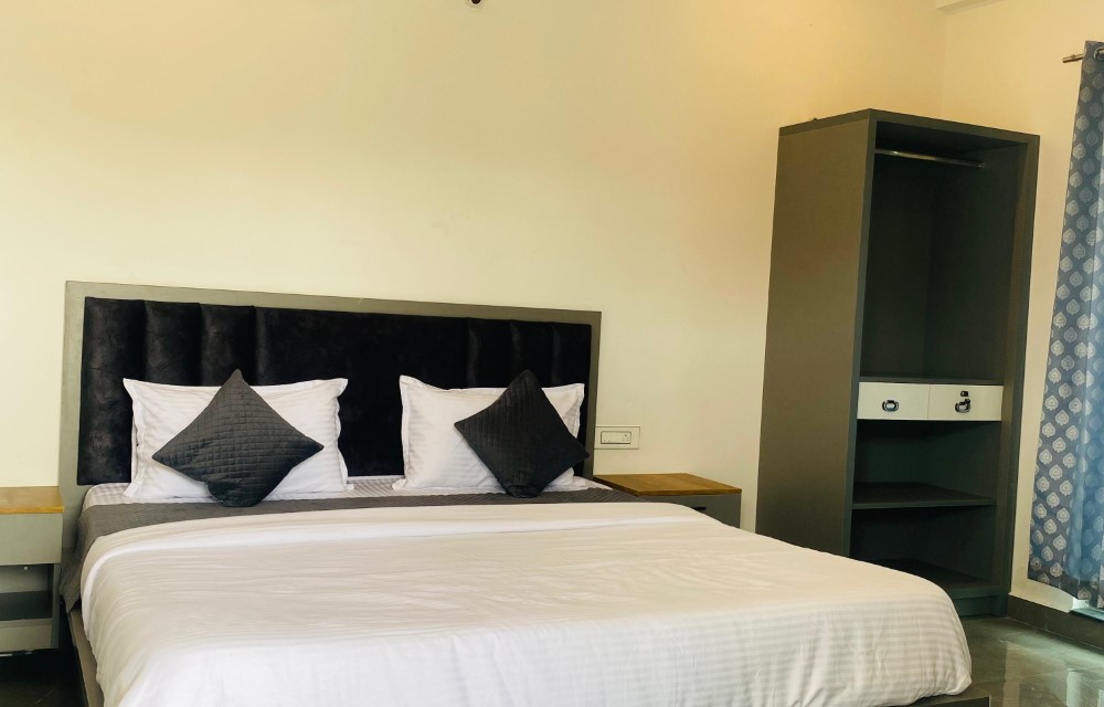 Deluxe Double Room With Balcony 
